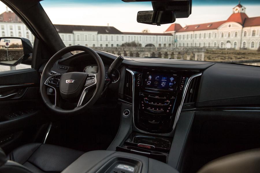 Торпедо Cadillac Escalade Black Edition by GeigerCars 2018 года  (фото 8 из 14)
